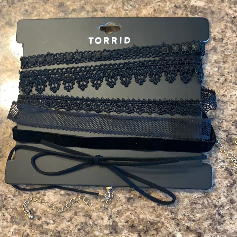 Torrid Chokers